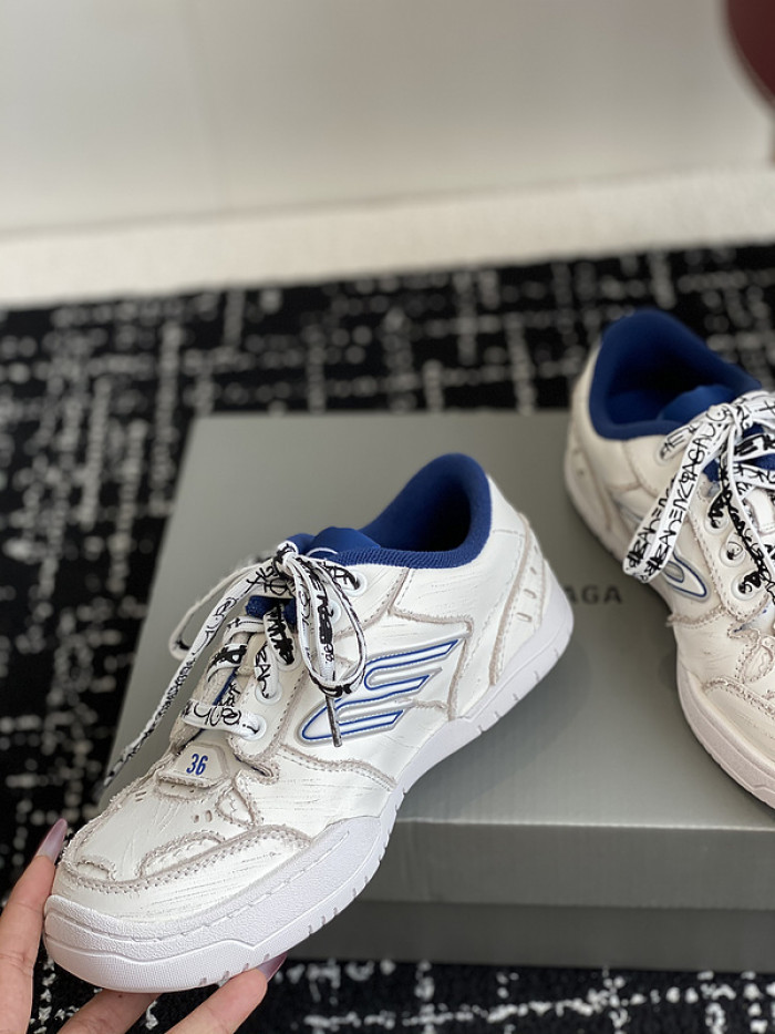 BL Hamptons Worn-Out  -COPSHOE BL - WO 05