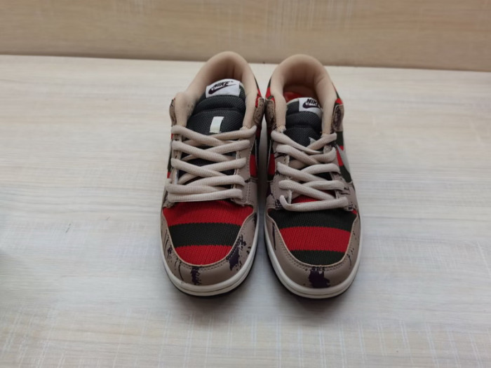 Nike SB Dunk Low Freddy Krueger - 313170-202