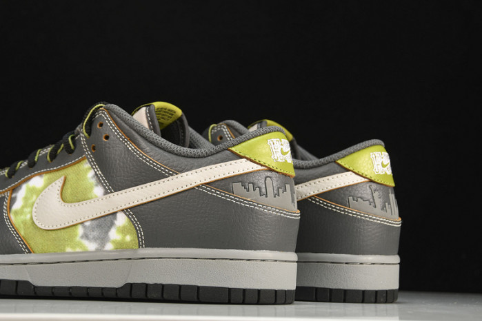 Nike SB Dunk Low HUF Wait, What!? (Friends and Family)  FD8775-002
