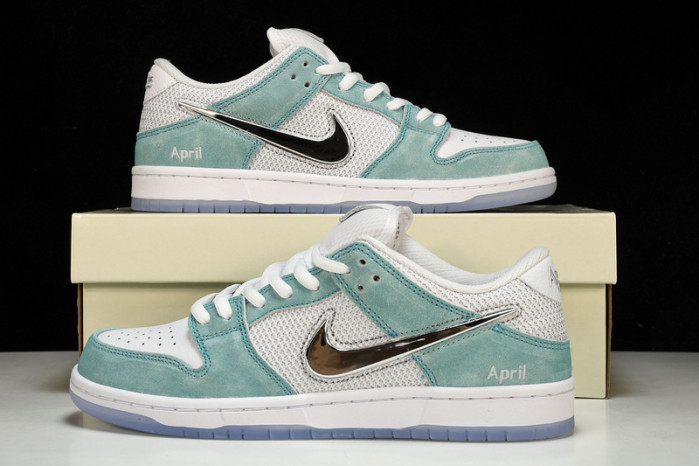 APRIL SKKATEBOARDS x NK SB Dunk Low  FD2562-400